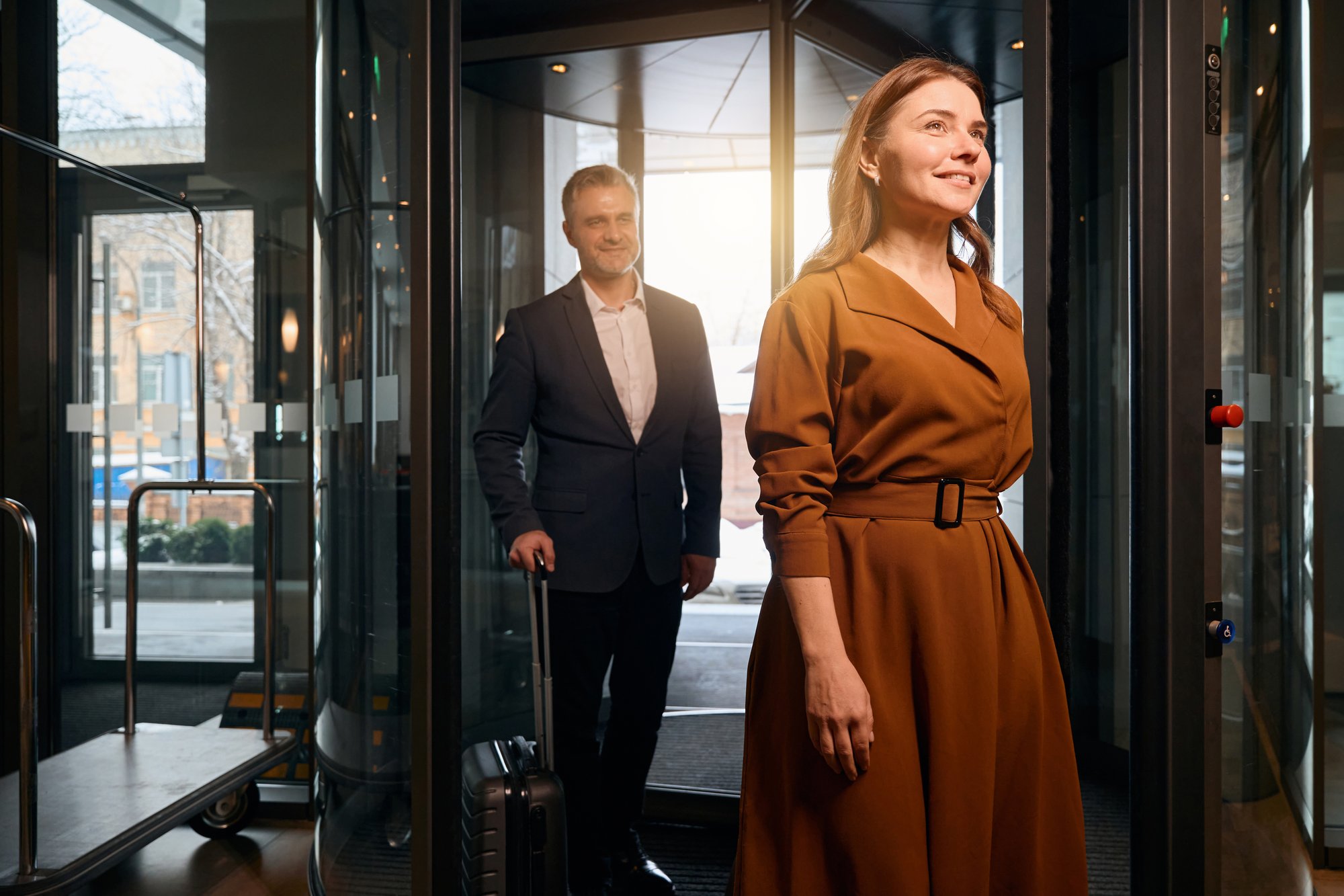 smiling-adult-caucasian-couple-with-suitcases-ente-2024-01-22-17-51-46-utc